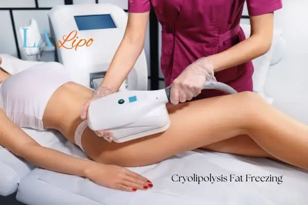 Woman receiving coolsculpting Bow treatment on her thighs